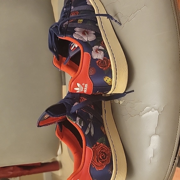 Adidas SuperStar Rita Ora Red Roses - Picture 6 of 7